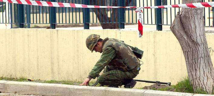 Θεσσαλονίκη: Εντοπίστηκε παλιό οξειδωμένο βλήμα 5,5 μέτρων- Στο σημείο πυροτεχνουργοί του Στρατού